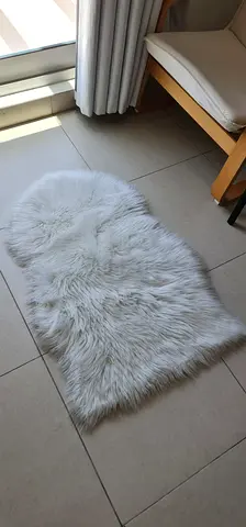 White Faux Sheepskin Rug — Soft, Cozy Accent Rug (Good Condition)