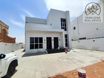 فيلا للإيجار الروضه 2 المواصفات: - 5 غرف نوم ماستر - مجلس - صالة - مطبخ كبير - غرفة خادمة - بركن خارجي مظلل - قريبة جدا من جميع الخدمات