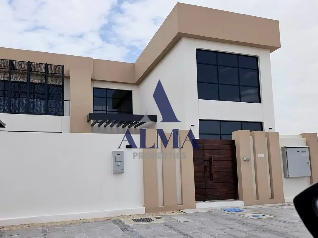 Corner 6BR+Maids | Spacious Plot | Hot Deal