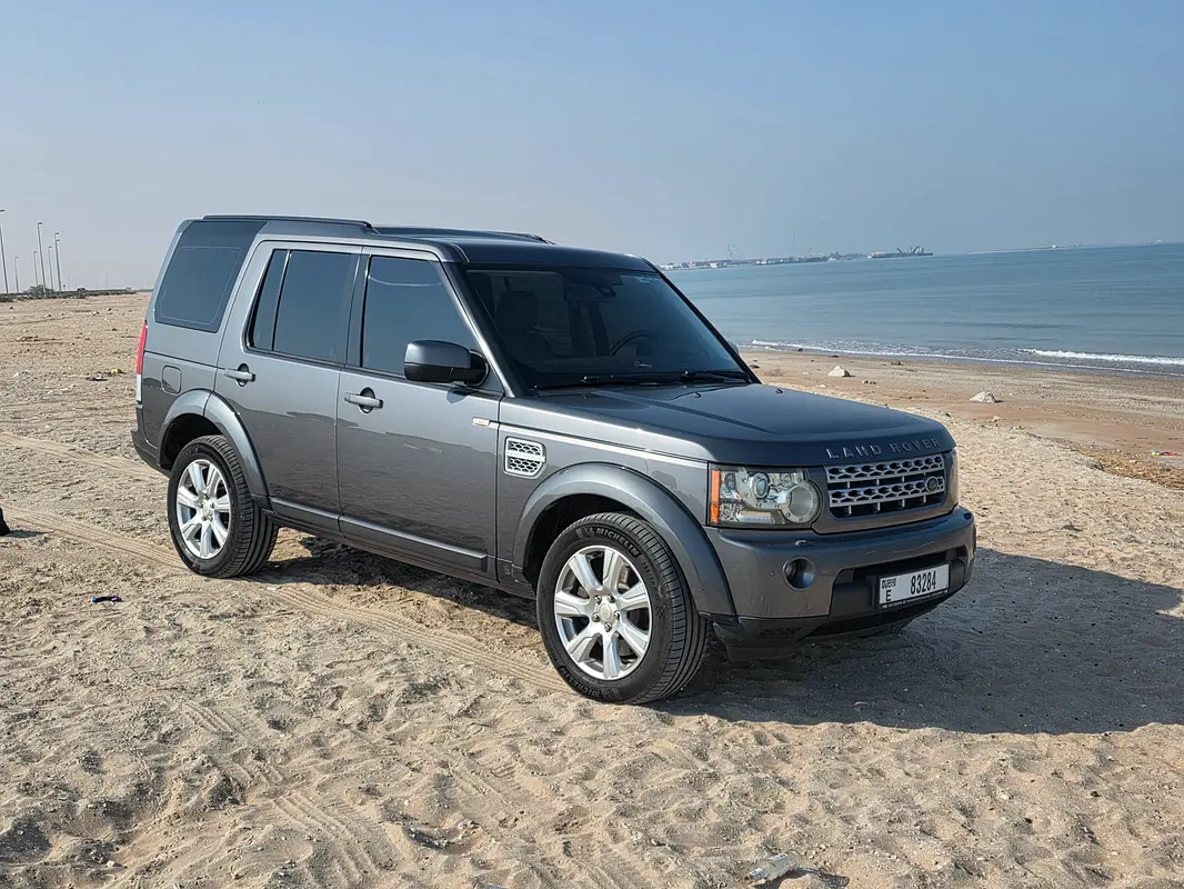Land Rover LR4 2013 — photo 1 of 10