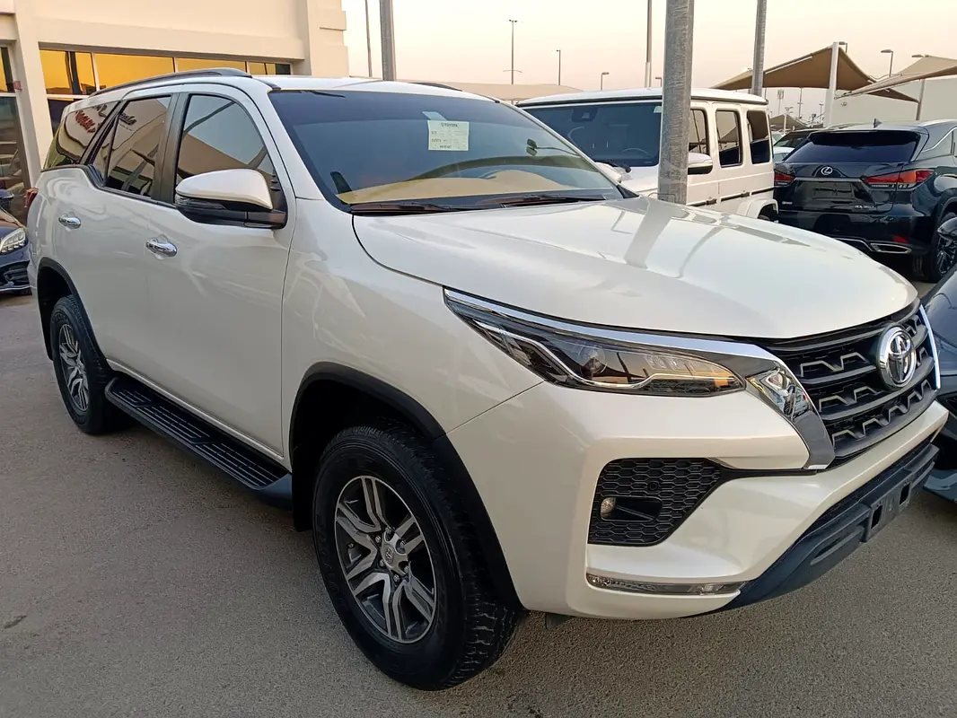 Toyota Fortuner 2022 — photo 1 of 15