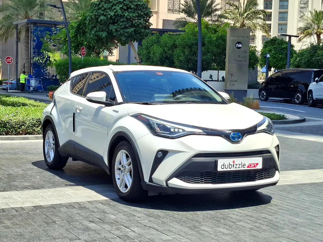 Toyota C-HR 2022 — photo 1 of 15