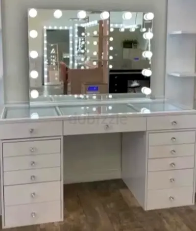 White Hollywood Vanity Table with Lighted Mirror - Large Makeup Desk