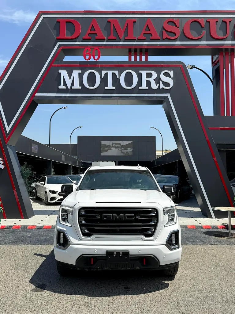 GMC Sierra 2021 — photo 1 of 20
