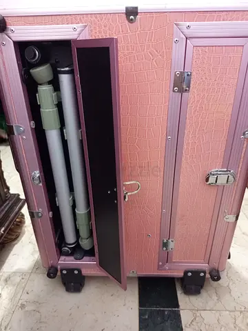 Portable Pink Makeup/Beauty Trolley Case with Extendable Stand