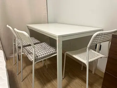 Table with 3 chairs