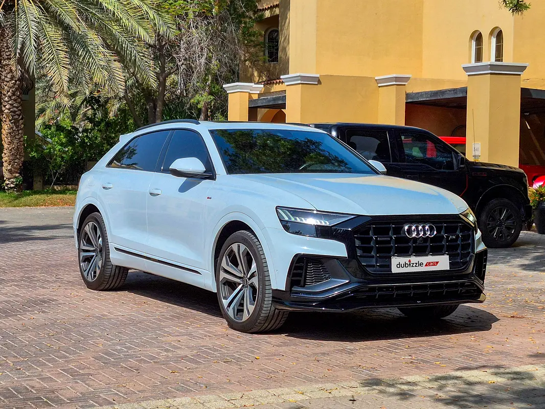 Audi Q8 2021 — photo 1 of 17