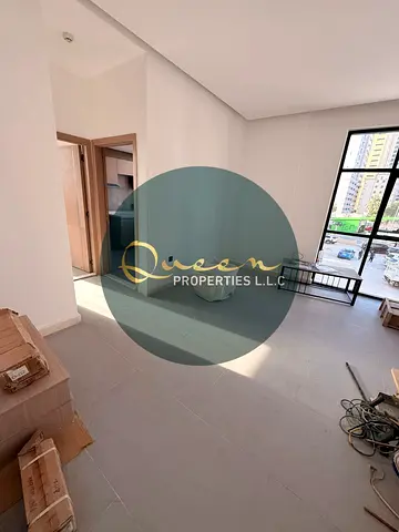 سكن عائلي مميز اول ساكن بتشطيبات فخمة بالقرب من كورنيش عجمان