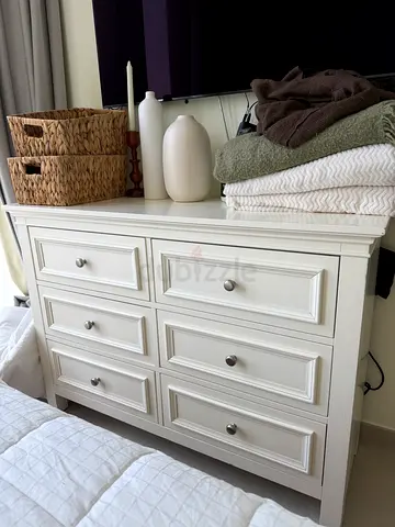 White 6-Drawer Dresser / Chest in Good Condition