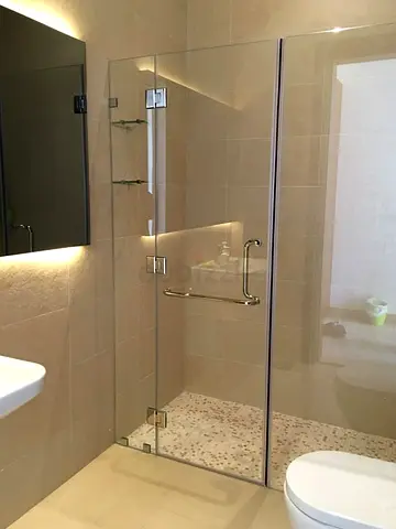 Shower glass partition with sliding door