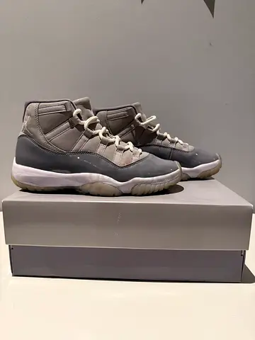 AUTHENTIC Jordan 11 Cool Grey Size 8.5US 42EU