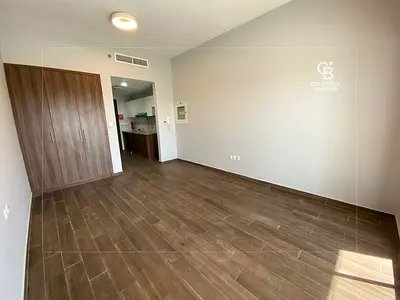 SPACIOUS STUDIO | VACANT | FAMILY BUILDING