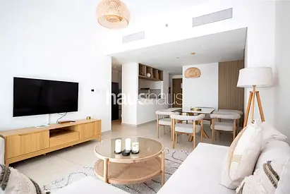 Burj Khalifa View | Vacant on Transfer | Furnished