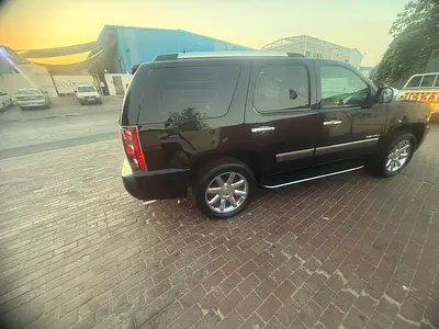GMC Yukon Denali 2013 - GCC - Well Maintained- Excellent - First owner price slightly negotiable