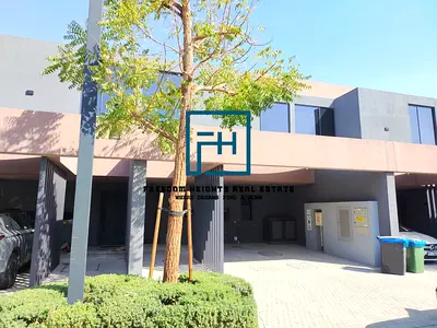 3bed Middle Unit I Freehold | Good Location | Modern Community Living