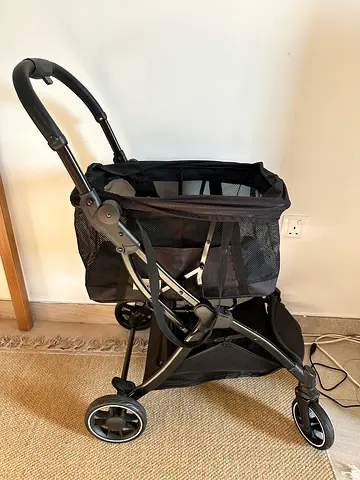 Lightweight black pram stroller in perfect condition