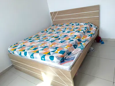Bed without box