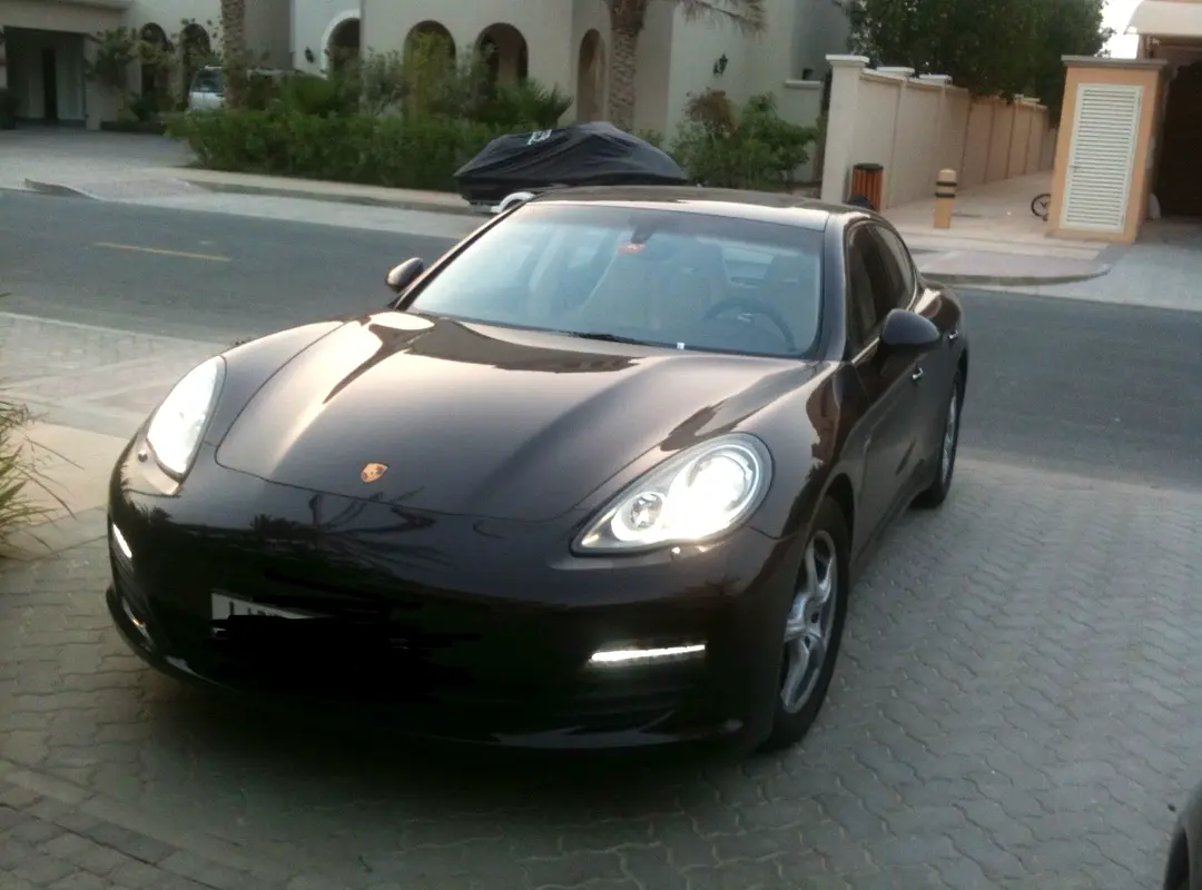 Porsche Panamera 2011 — photo 1 of 7