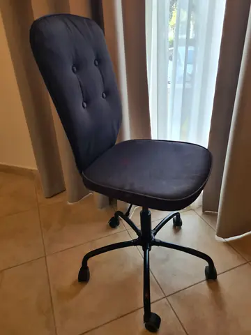 Adjustable Swivel Office Chair with Padded Back and Seat