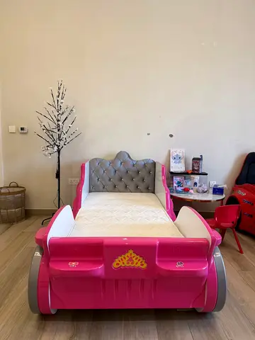 عدد 2 أسرة أطفال  + طاولة دراسة