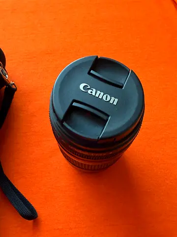 Canon EF 75-300mm f/4-5.6 III Lens with hard case
