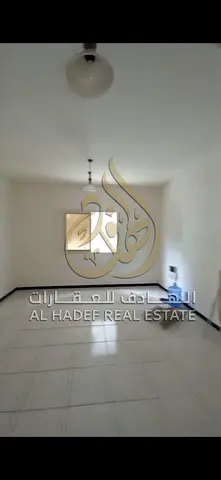 صيانة مجانية | خزائن بالحائط | استوديو بالمجاز 2 على مخرج دبي | بقيمة 23,000 درهم