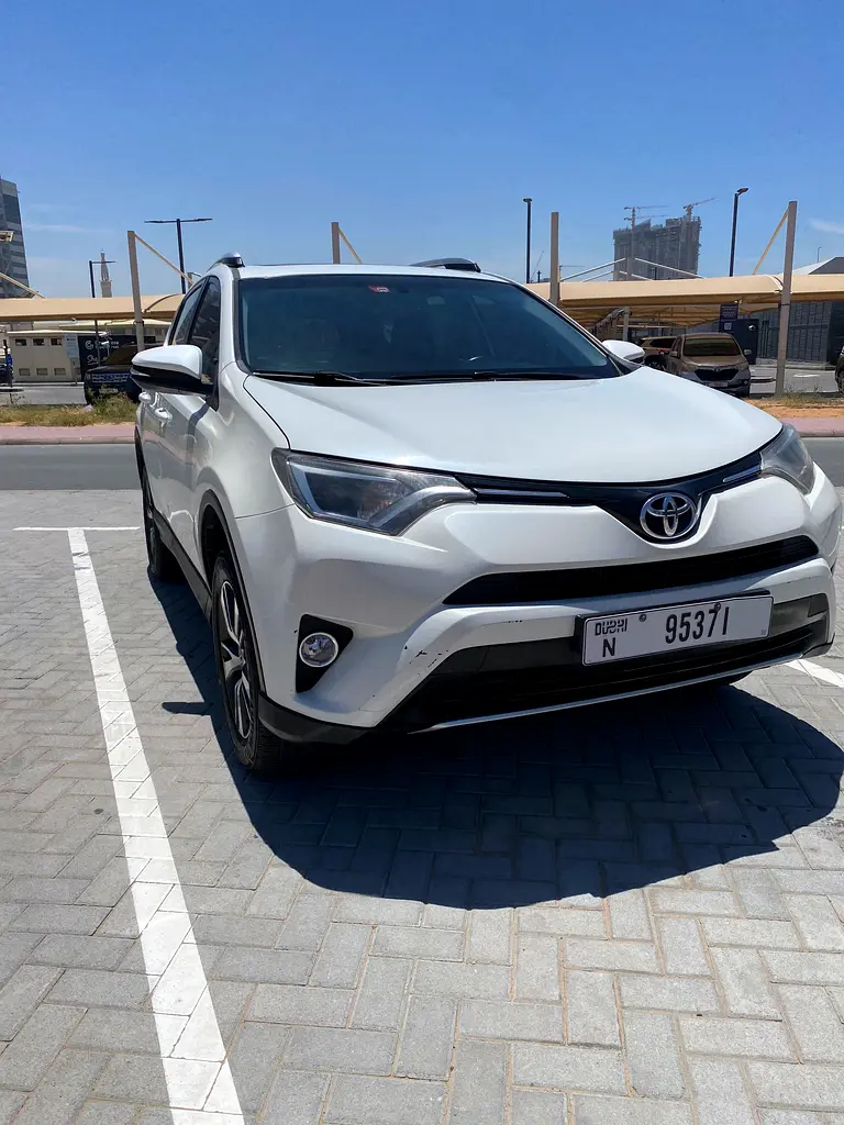 Toyota Rav 4 2016 — photo 1 of 15