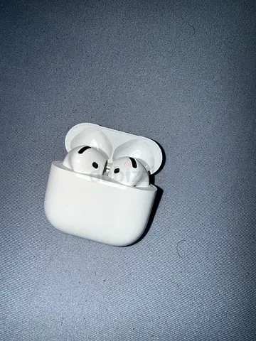 AirPods 4