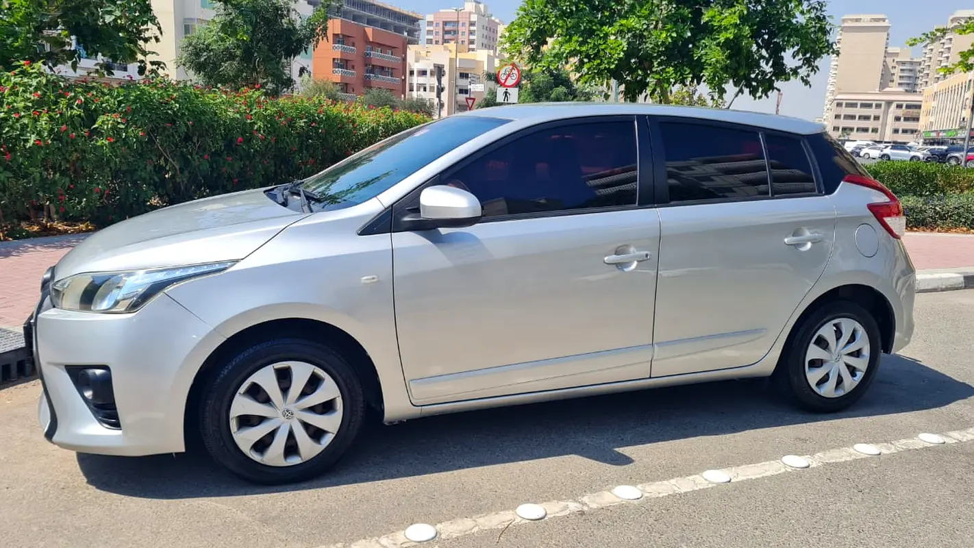 Toyota Yaris 2015 — photo 1 of 20