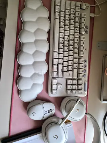 White Logitech Keyboard, Mouse, Headset Set with Wrist Rest (Good Condition)
