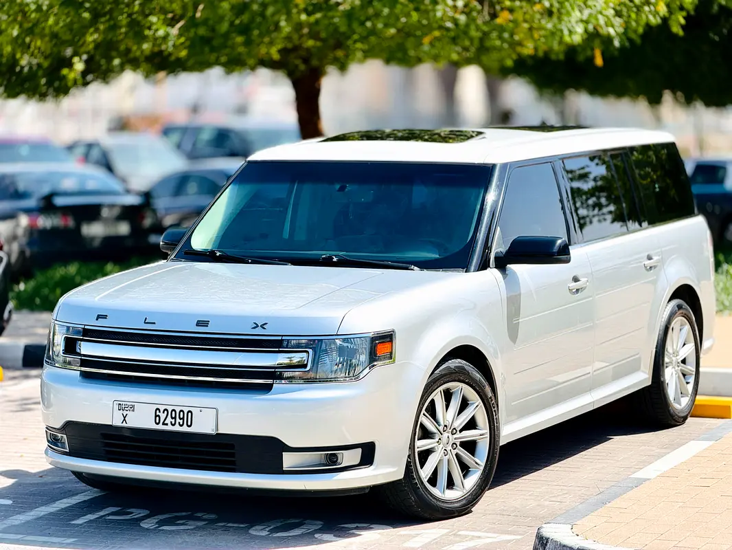 Ford Flex 2015 — photo 1 of 8