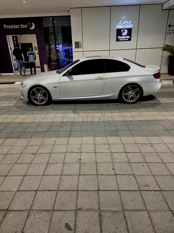BMW 3-Series 325 2012 GCC Specs