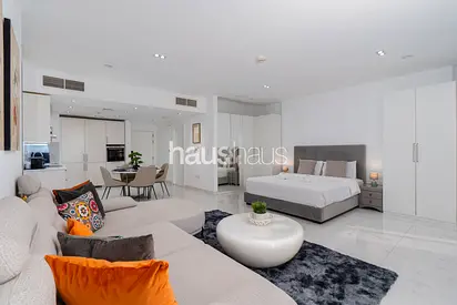 Spacious | Steps from Beach | Vibrant Living
