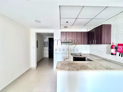 Chiller free | spacious layout | high floor