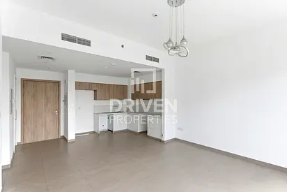 Rare Bright Corner Apt | Huge Layout | Mid Floor