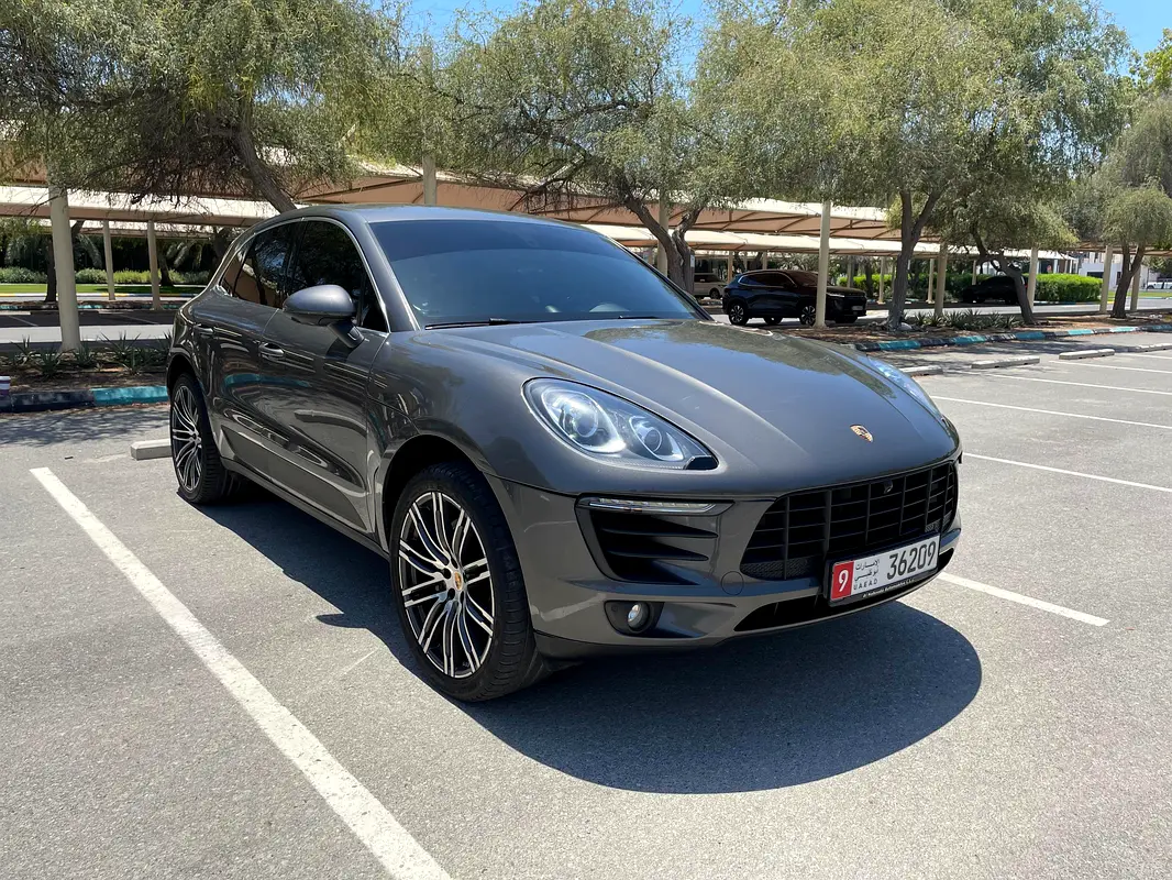 Porsche Macan 2016 — photo 1 of 20
