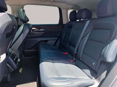 2025 Lincoln NAUTILUS 照片 12