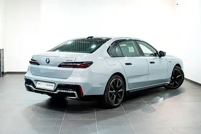 صورة مصغرة 15 لـ 2026 BMW I7