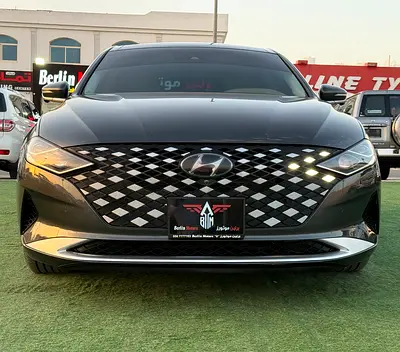 Hyundai Azera Premium 2023 - GCC Specs - Like New