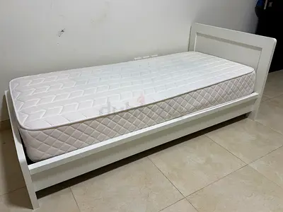 bed with matrres free