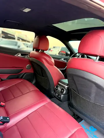 صورة 13 لـ 2018 KIA STINGER