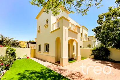 Stunning Lake View | Upgraded | Type 4E