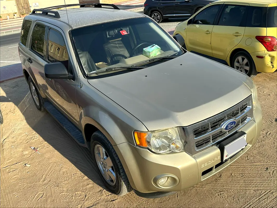 Ford Escape 2011 — photo 1 of 7
