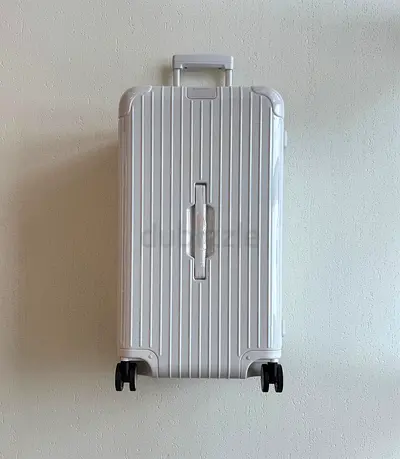 Rimowa Essential Trunk plus in white