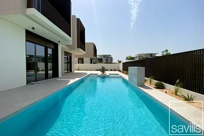Key in Hand | Swimming Pool | Flora