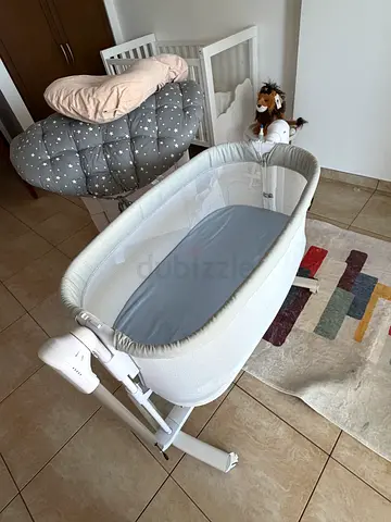 Giggles White bedside bassinet with adjustable stand - perfect condition