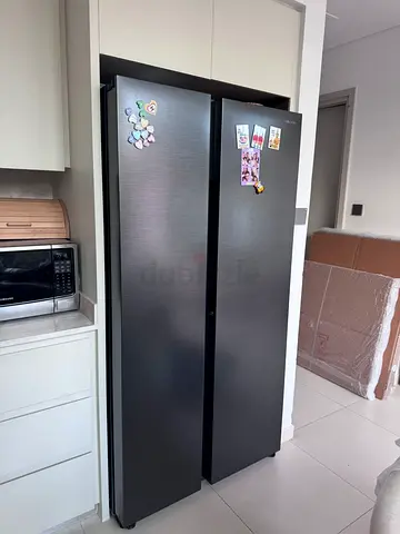 Samsung side by side refrigerator same like new condition