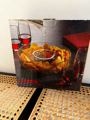 Chips and dip plate