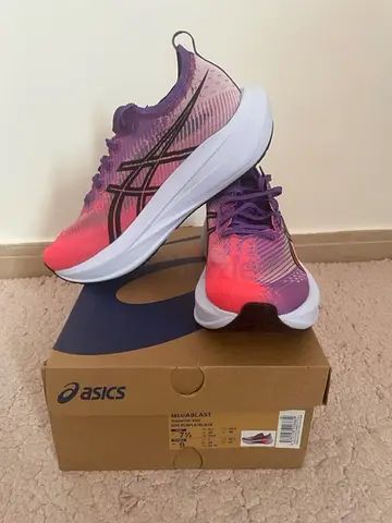 ASICS MegaBlast Running Shoes - Size 40.5.... New