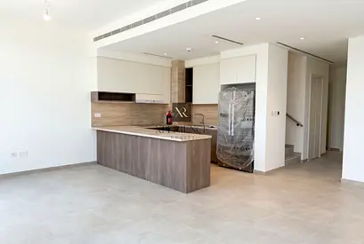 SINGLE ROW | NEAR THE POOL AND PARK | VIEWABLE